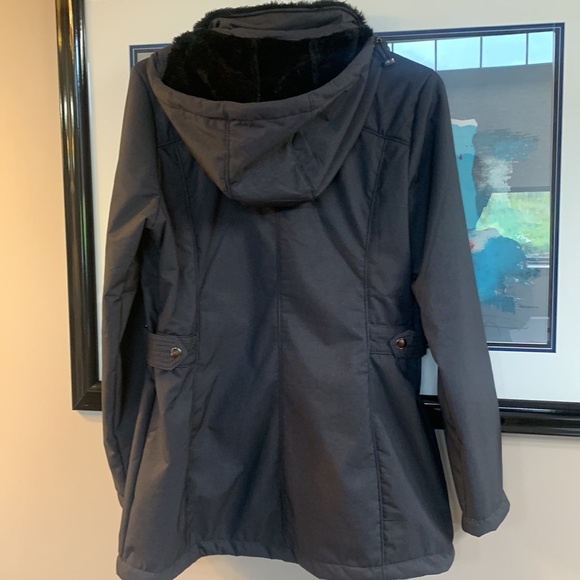 Winter jacket size small - Picture 5 of 10